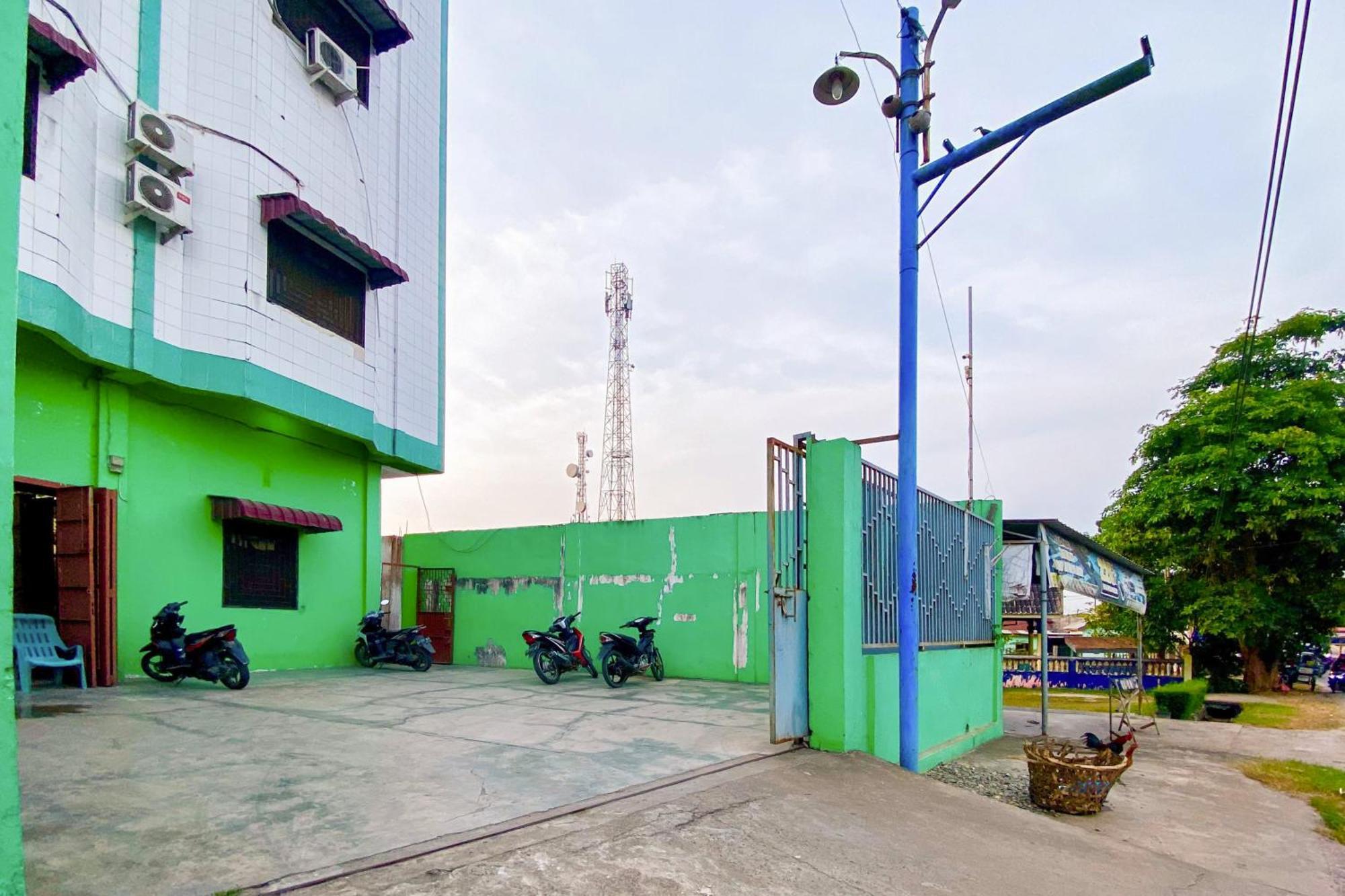 Reddoorz At Star Hill Inn Syariah Tebing Tinggi Rantau Laban Exterior foto
