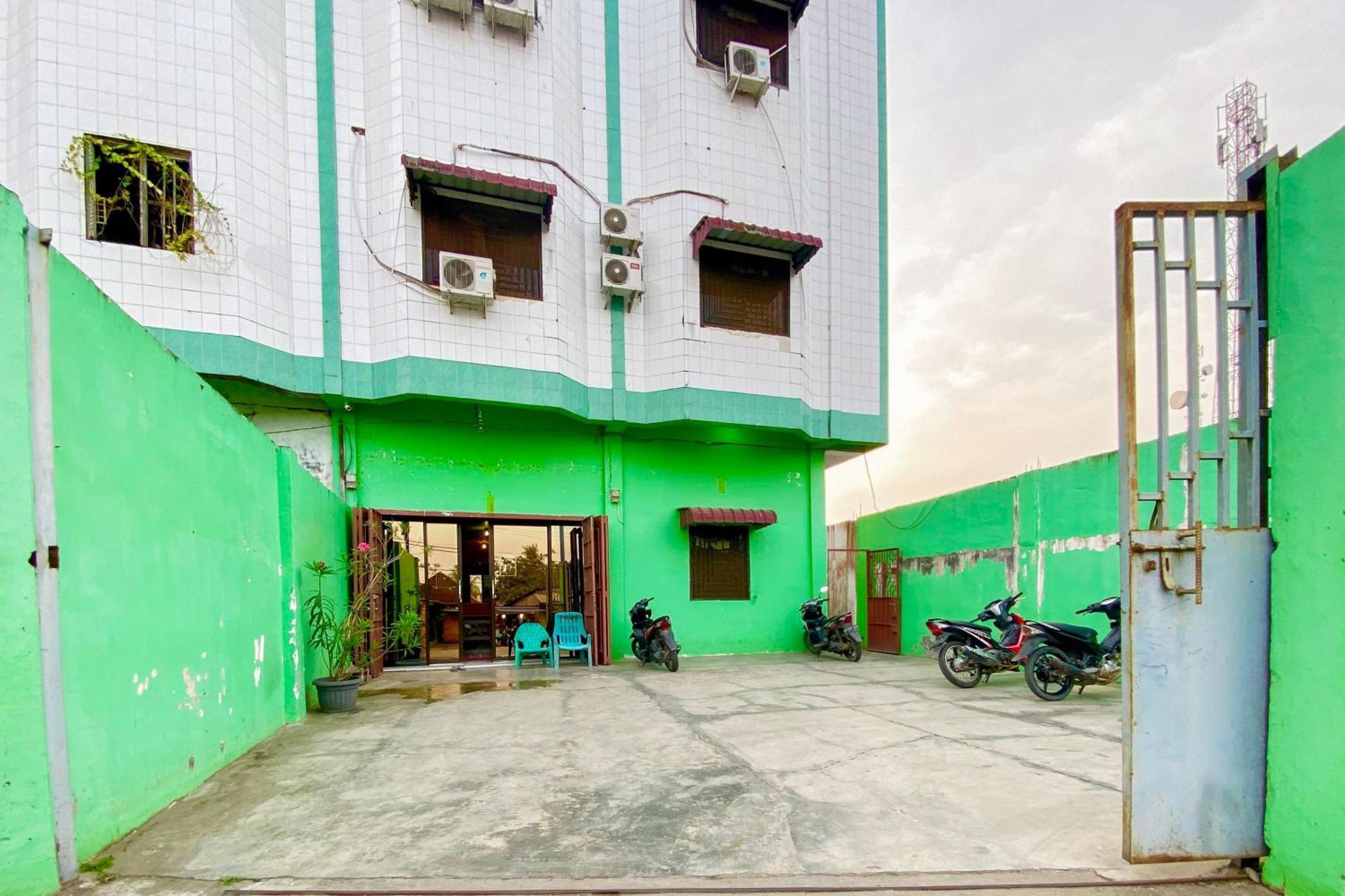 Reddoorz At Star Hill Inn Syariah Tebing Tinggi Rantau Laban Exterior foto